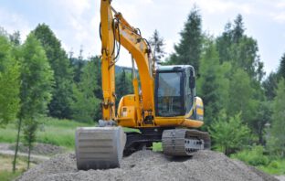 Elektrische graafmachines huren: de stille kracht op jouw bouwproject